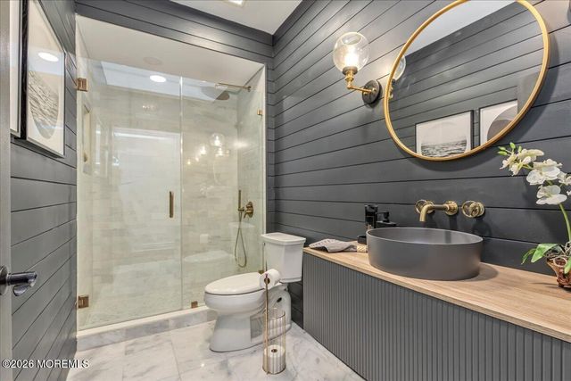 6 Tricorne Court, Holmdel, NJ 07733