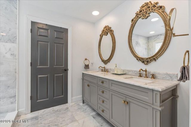 6 Tricorne Court, Holmdel, NJ 07733