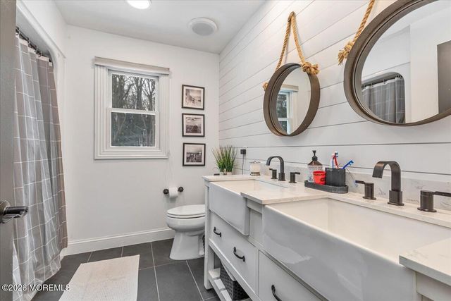 6 Tricorne Court, Holmdel, NJ 07733