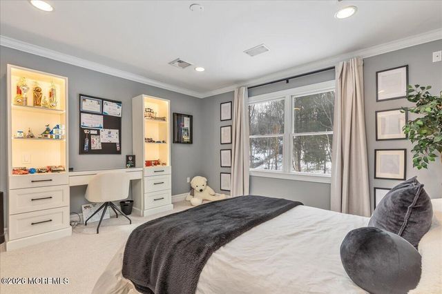 6 Tricorne Court, Holmdel, NJ 07733