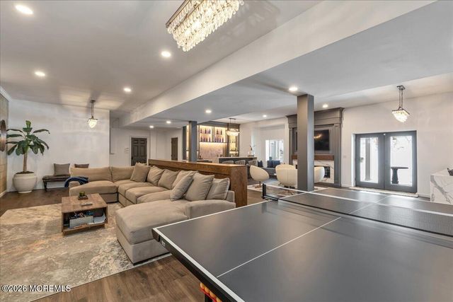 6 Tricorne Court, Holmdel, NJ 07733