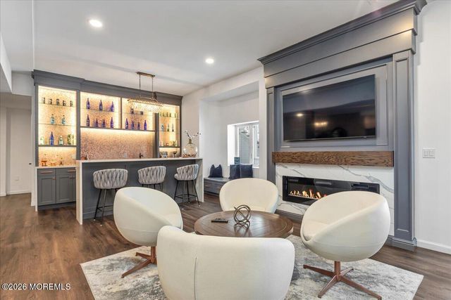 6 Tricorne Court, Holmdel, NJ 07733