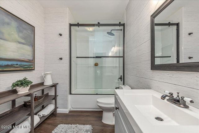 6 Tricorne Court, Holmdel, NJ 07733