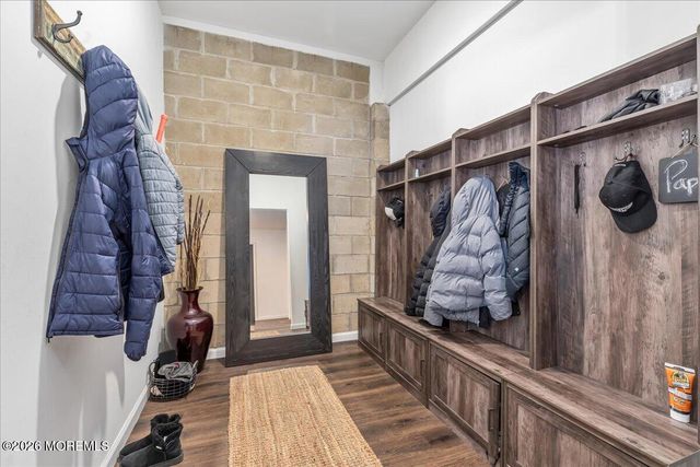 6 Tricorne Court, Holmdel, NJ 07733