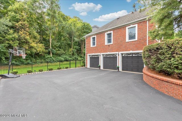 6 Tricorne Court, Holmdel, NJ 07733