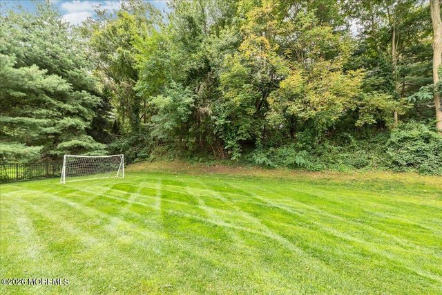 6 Tricorne Court, Holmdel, NJ 07733