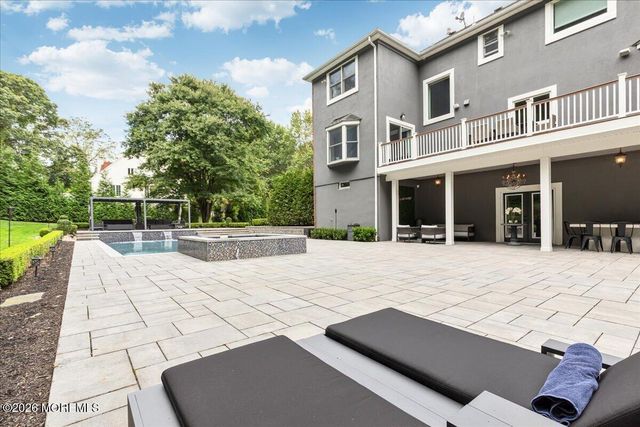 6 Tricorne Court, Holmdel, NJ 07733