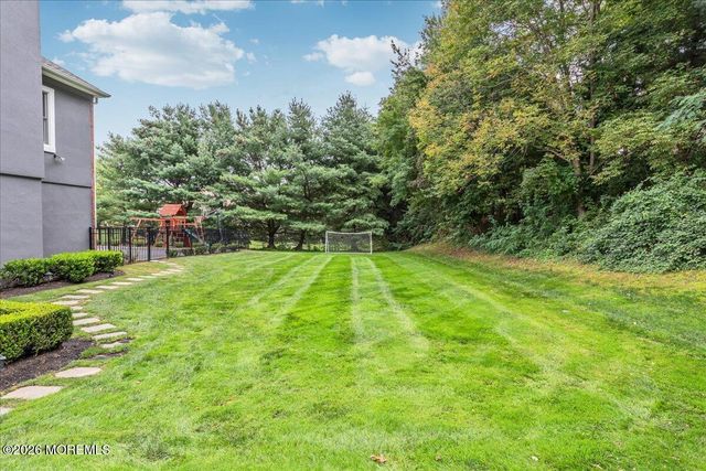 6 Tricorne Court, Holmdel, NJ 07733