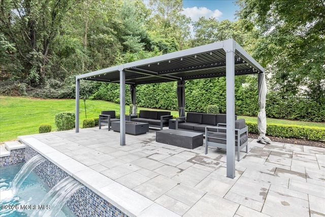 6 Tricorne Court, Holmdel, NJ 07733