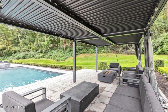 6 Tricorne Court, Holmdel, NJ 07733