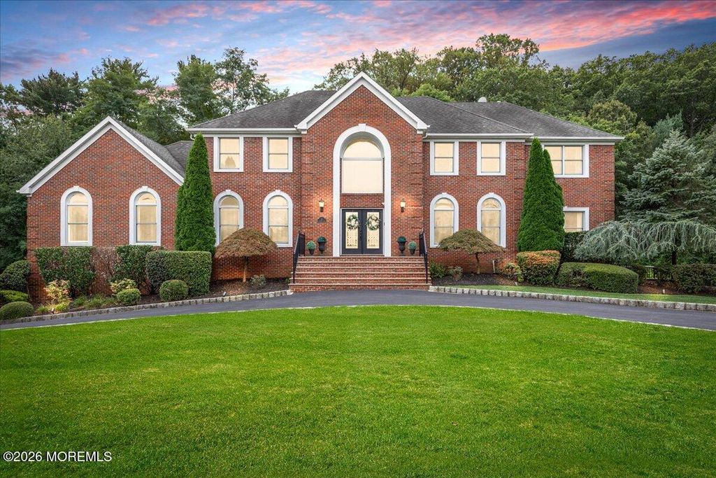 6 Tricorne Court, Holmdel, NJ 07733