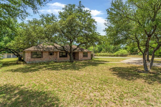 201 River Lake DR, Kingsland, TX 78639