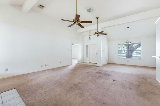 201 River Lake DR, Kingsland, TX 78639