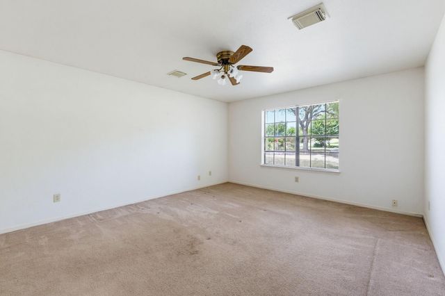 201 River Lake DR, Kingsland, TX 78639