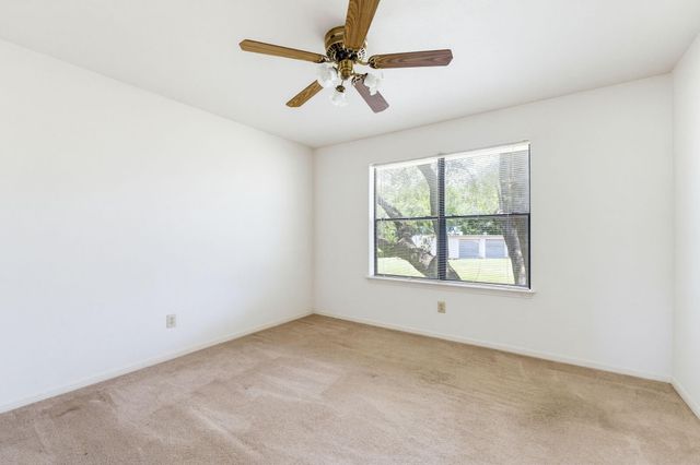 201 River Lake DR, Kingsland, TX 78639