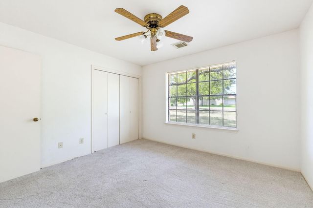 201 River Lake DR, Kingsland, TX 78639