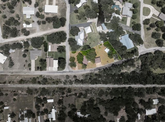 201 River Lake DR, Kingsland, TX 78639