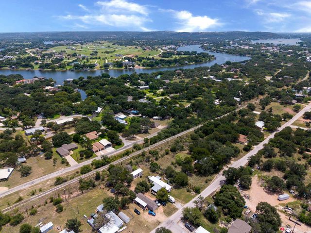 201 River Lake DR, Kingsland, TX 78639