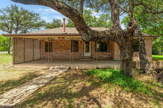 201 River Lake DR, Kingsland, TX 78639
