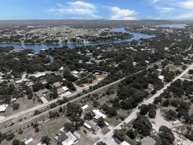 201 River Lake DR, Kingsland, TX 78639