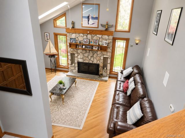 19 West Street, Middle Island, NY 11953