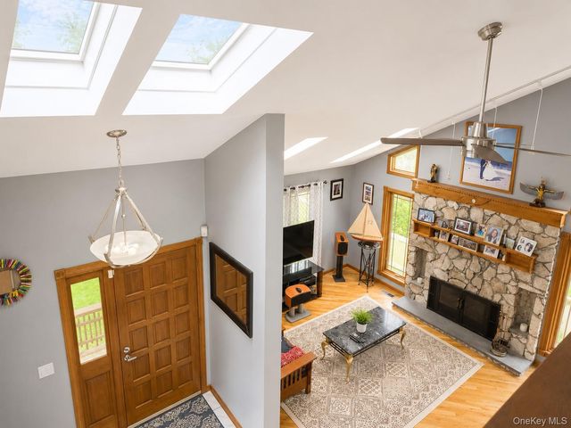19 West Street, Middle Island, NY 11953