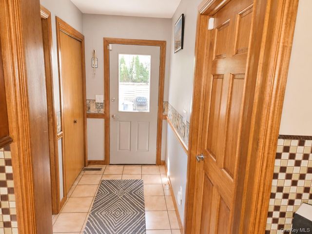19 West Street, Middle Island, NY 11953