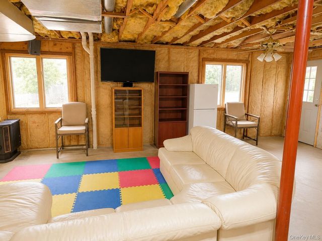 19 West Street, Middle Island, NY 11953