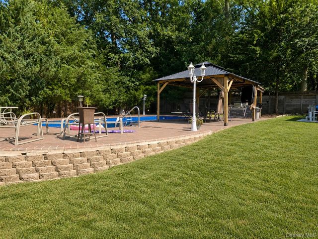 19 West Street, Middle Island, NY 11953