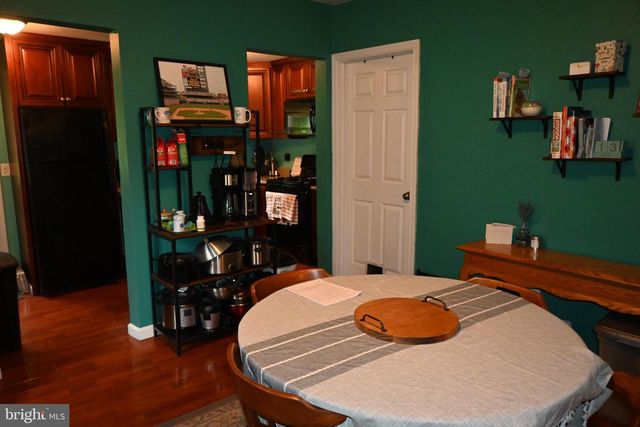209 W MARKET ST, Perkasie, PA 18944