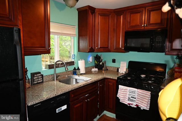209 W MARKET ST, Perkasie, PA 18944