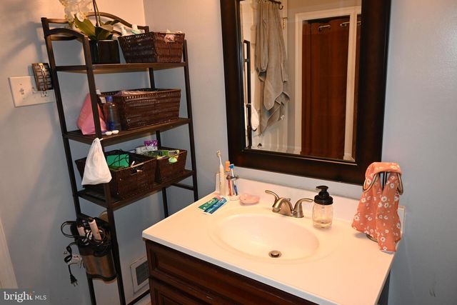 209 W MARKET ST, Perkasie, PA 18944
