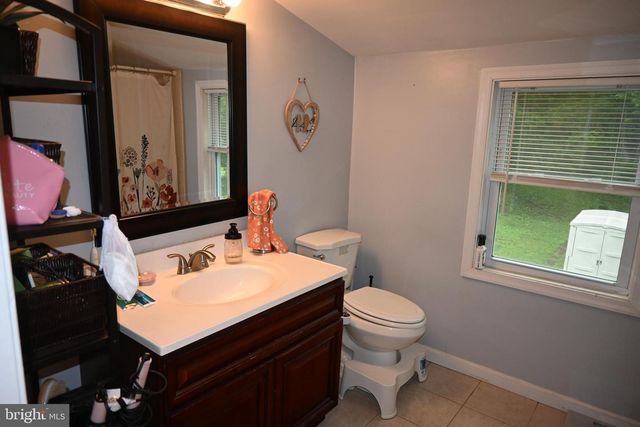 209 W MARKET ST, Perkasie, PA 18944