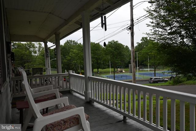 209 W MARKET ST, Perkasie, PA 18944