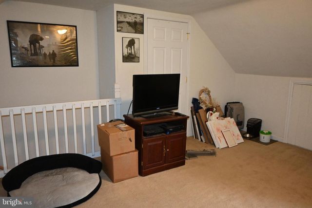 209 W MARKET ST, Perkasie, PA 18944