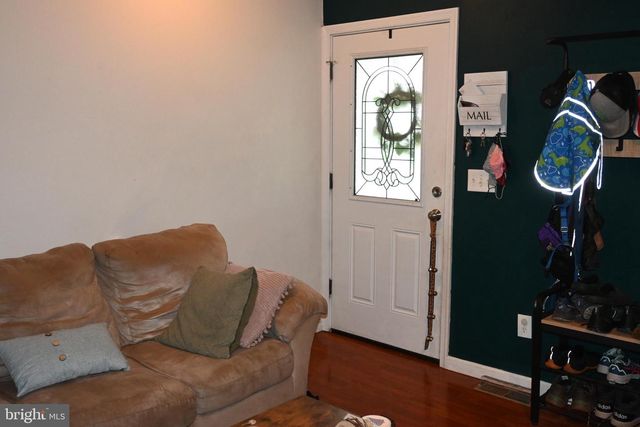 209 W MARKET ST, Perkasie, PA 18944