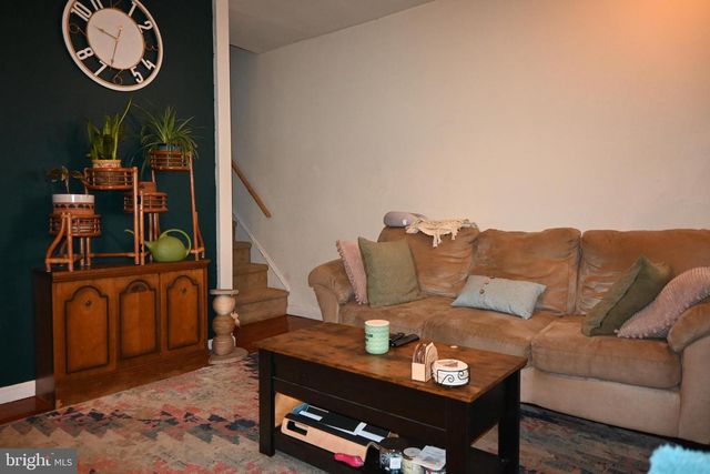 209 W MARKET ST, Perkasie, PA 18944