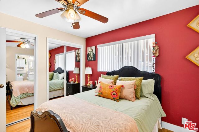 10817 Whipple Street 6, Toluca Lake, CA 91602