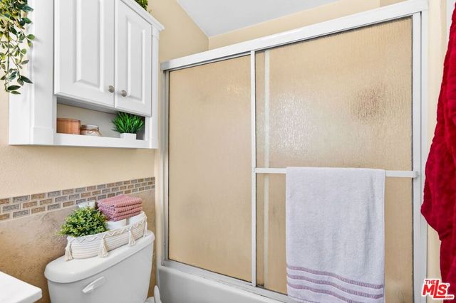 10817 Whipple Street 6, Toluca Lake, CA 91602