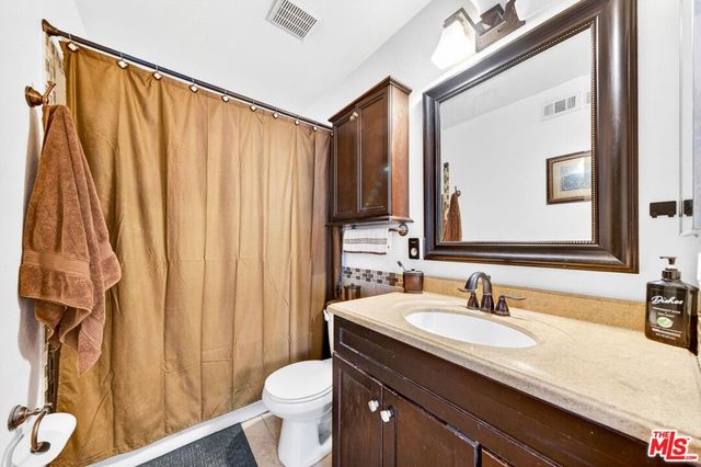 10817 Whipple Street 6, Toluca Lake, CA 91602