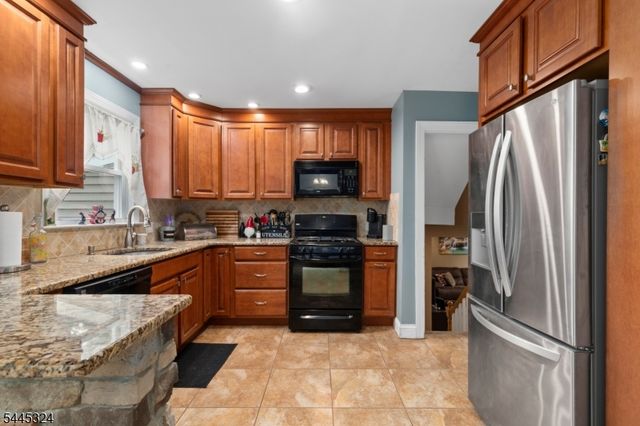 138 William St, Little Falls Twp., NJ 07424