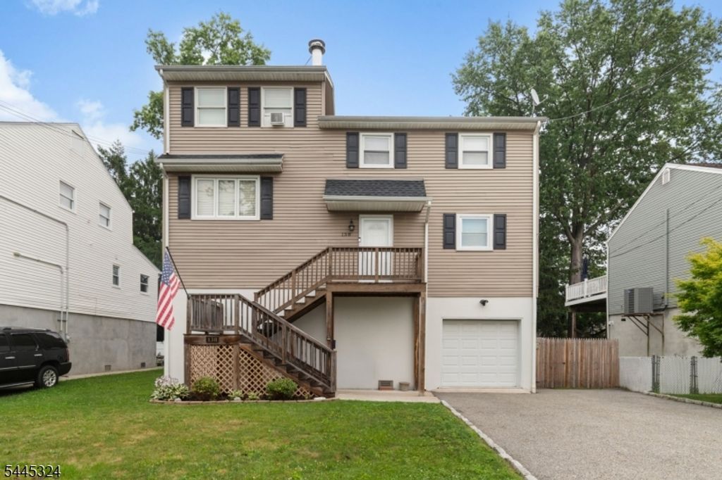 138 William St, Little Falls Twp., NJ 07424