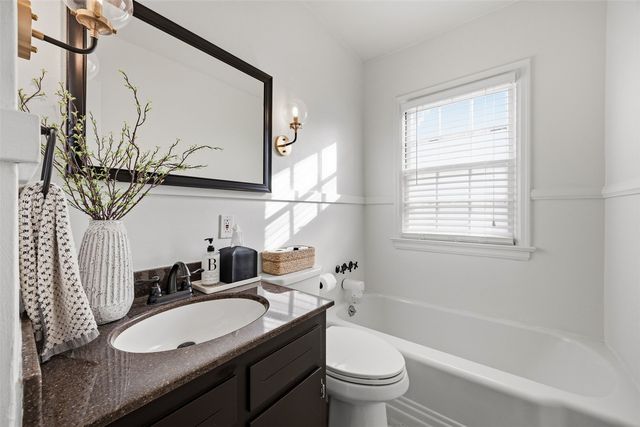 152 37th Street NE, Cedar Rapids, IA 52402