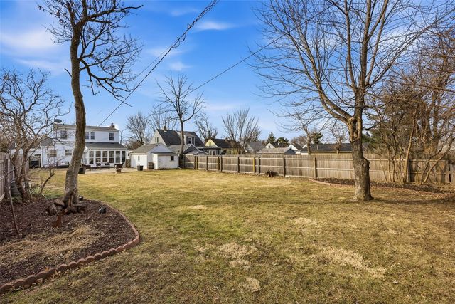 152 37th Street NE, Cedar Rapids, IA 52402