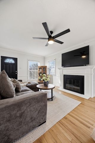 152 37th Street NE, Cedar Rapids, IA 52402