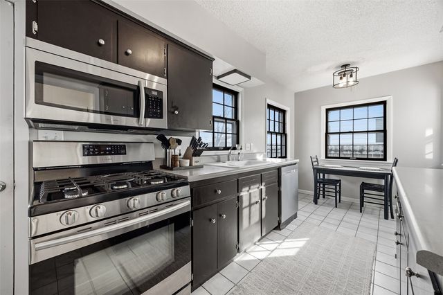 152 37th Street NE, Cedar Rapids, IA 52402