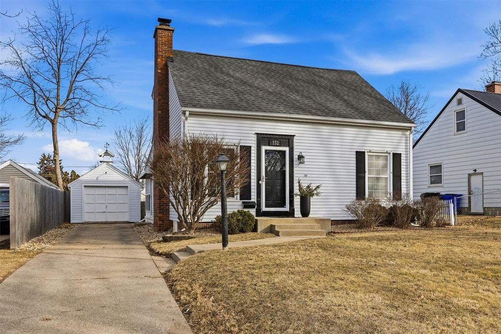 152 37th Street NE, Cedar Rapids, IA 52402