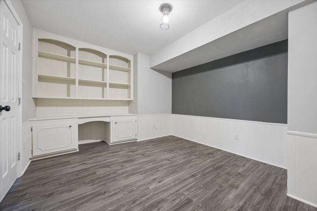 357 N Post Oak Lane 203, Houston, TX 77024