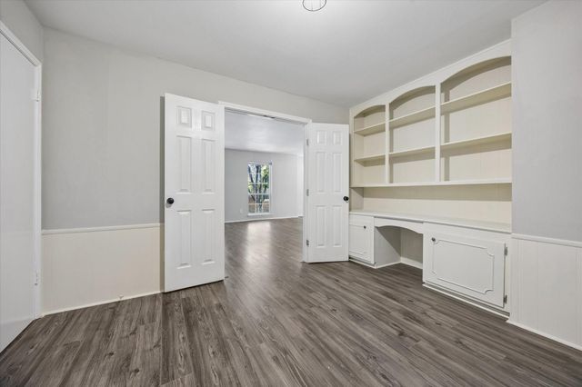 357 N Post Oak Lane 203, Houston, TX 77024