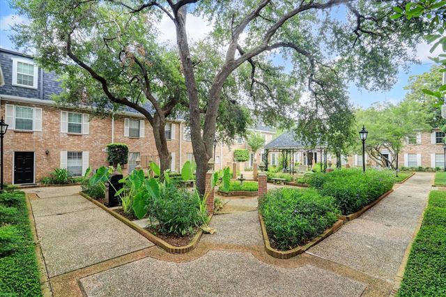 357 N Post Oak Lane 203, Houston, TX 77024